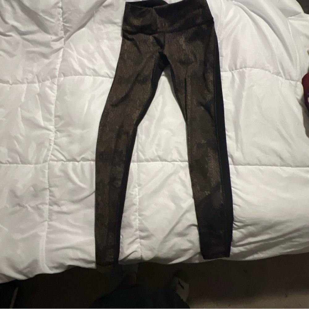 Lululemon Wunder Under Crop-golden goddess cashew black-size 6 women’s